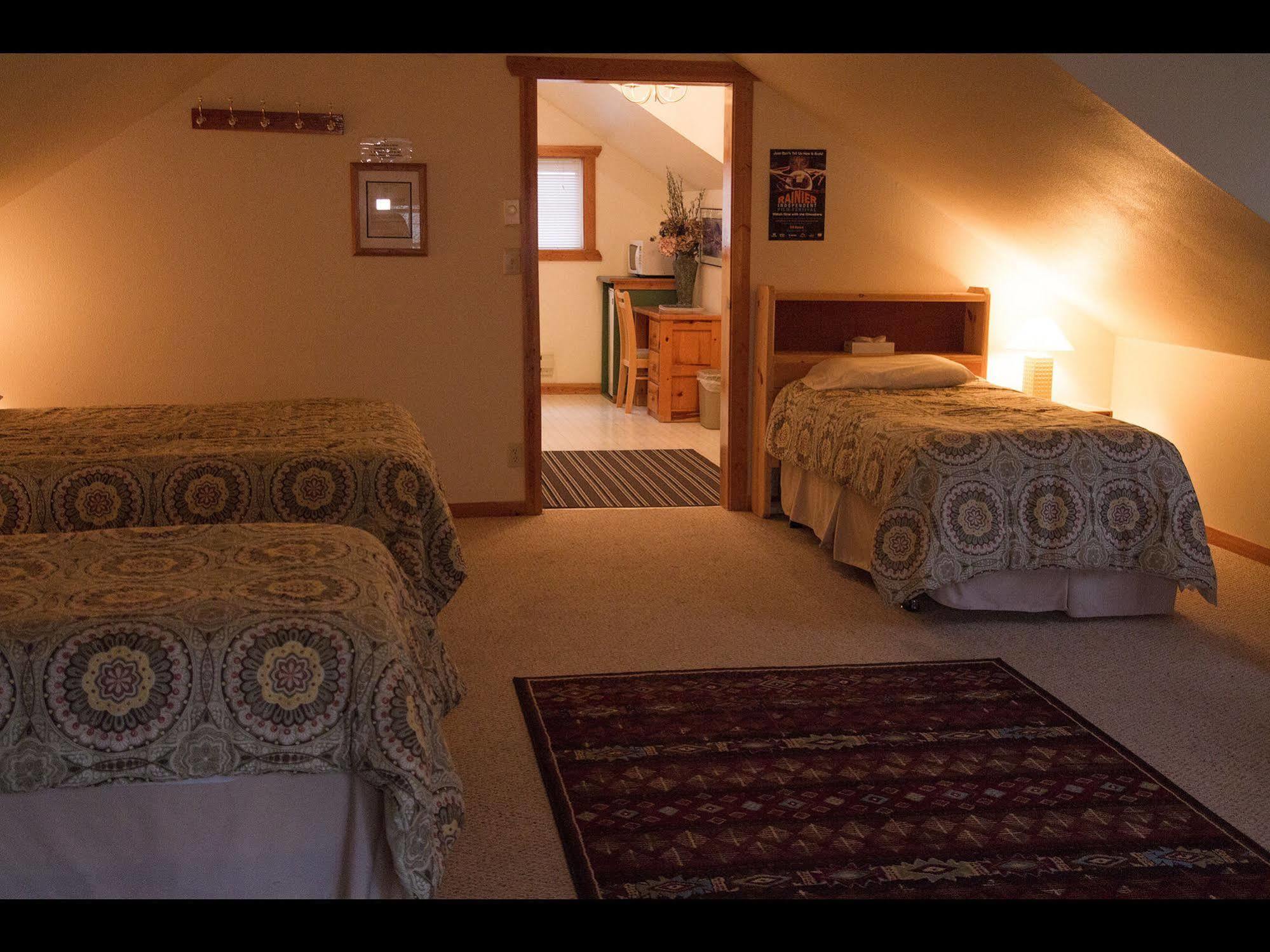 Whittaker'S Motel & Historic Bunkhouse Ashford Ngoại thất bức ảnh