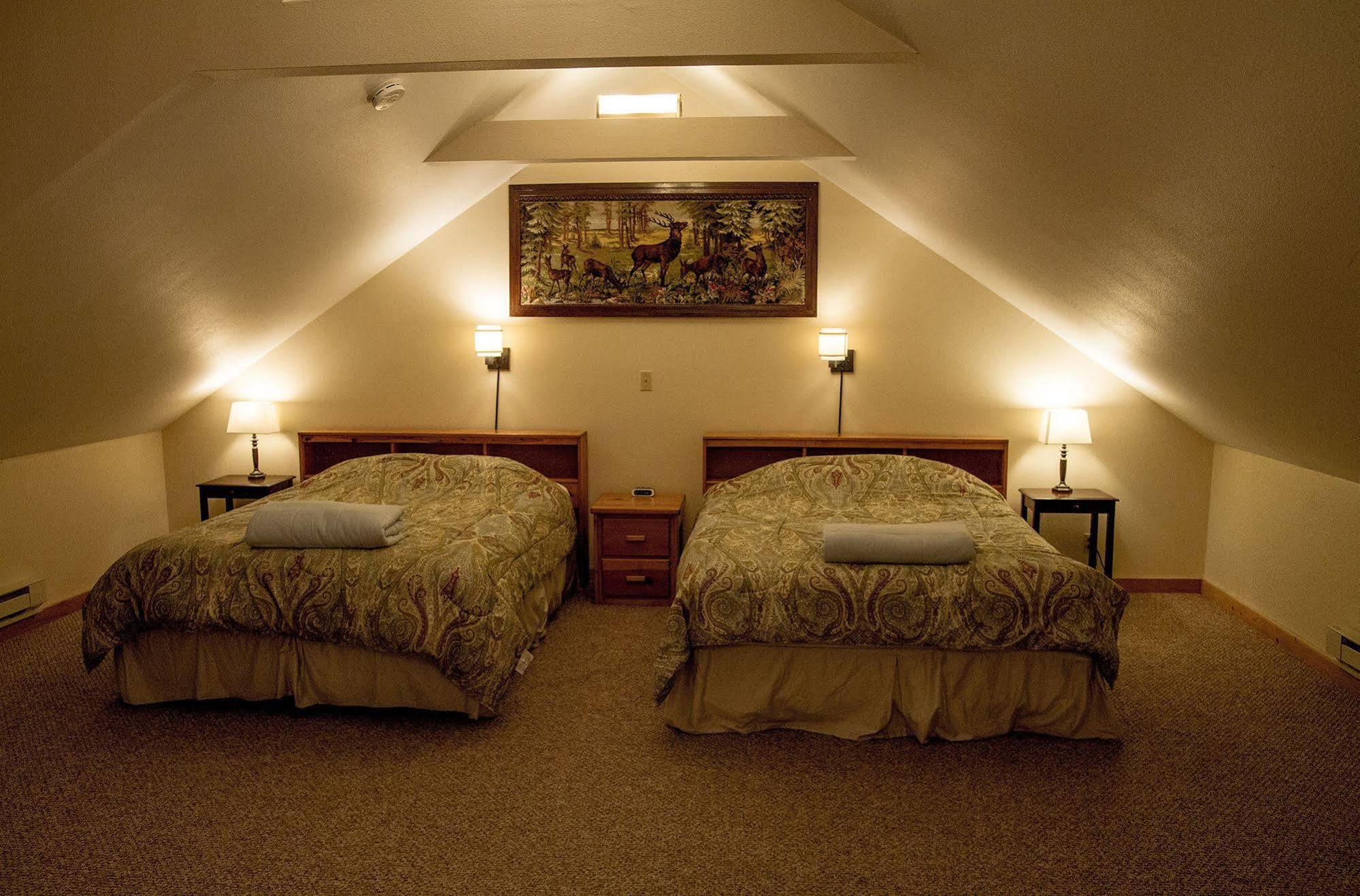 Whittaker'S Motel & Historic Bunkhouse Ashford Ngoại thất bức ảnh