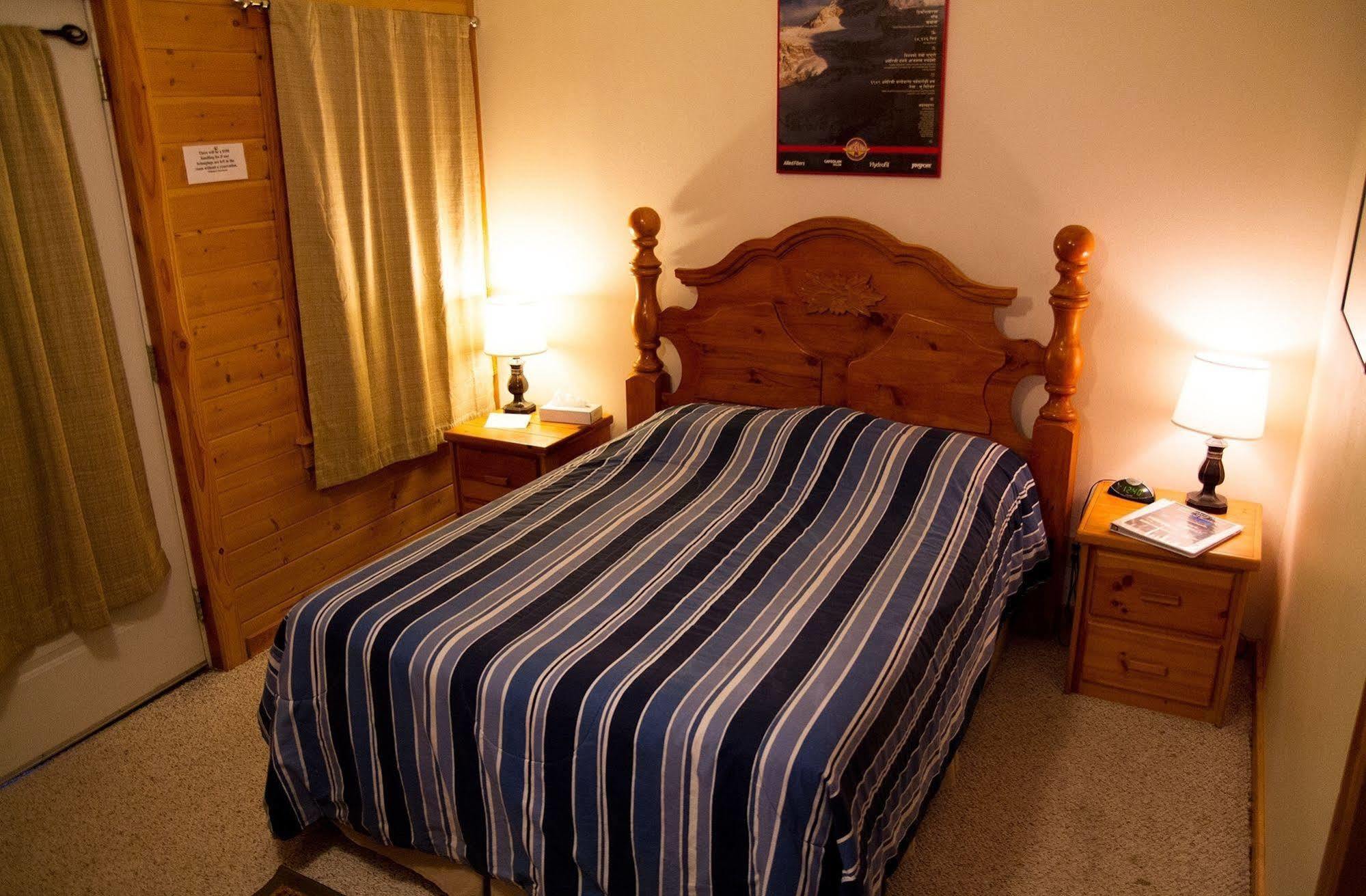 Whittaker'S Motel & Historic Bunkhouse Ashford Ngoại thất bức ảnh